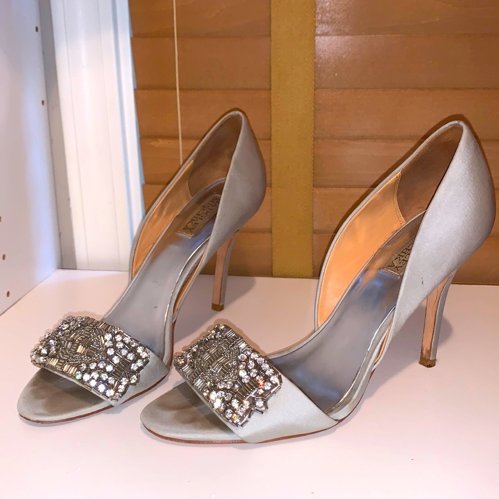 Badgley Mischka elegant silver heels, size 9.5M